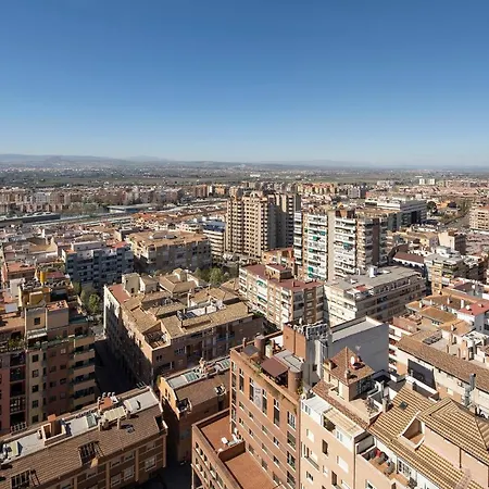 Atico Granada, Penthouse, 18-19th Floor, Centre, Views, Terrace, Free Parking Apartment
