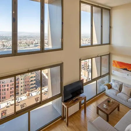 Atico Granada, Penthouse, 18-19th Floor, Centre, Views, Terrace, Free Parking Apartment